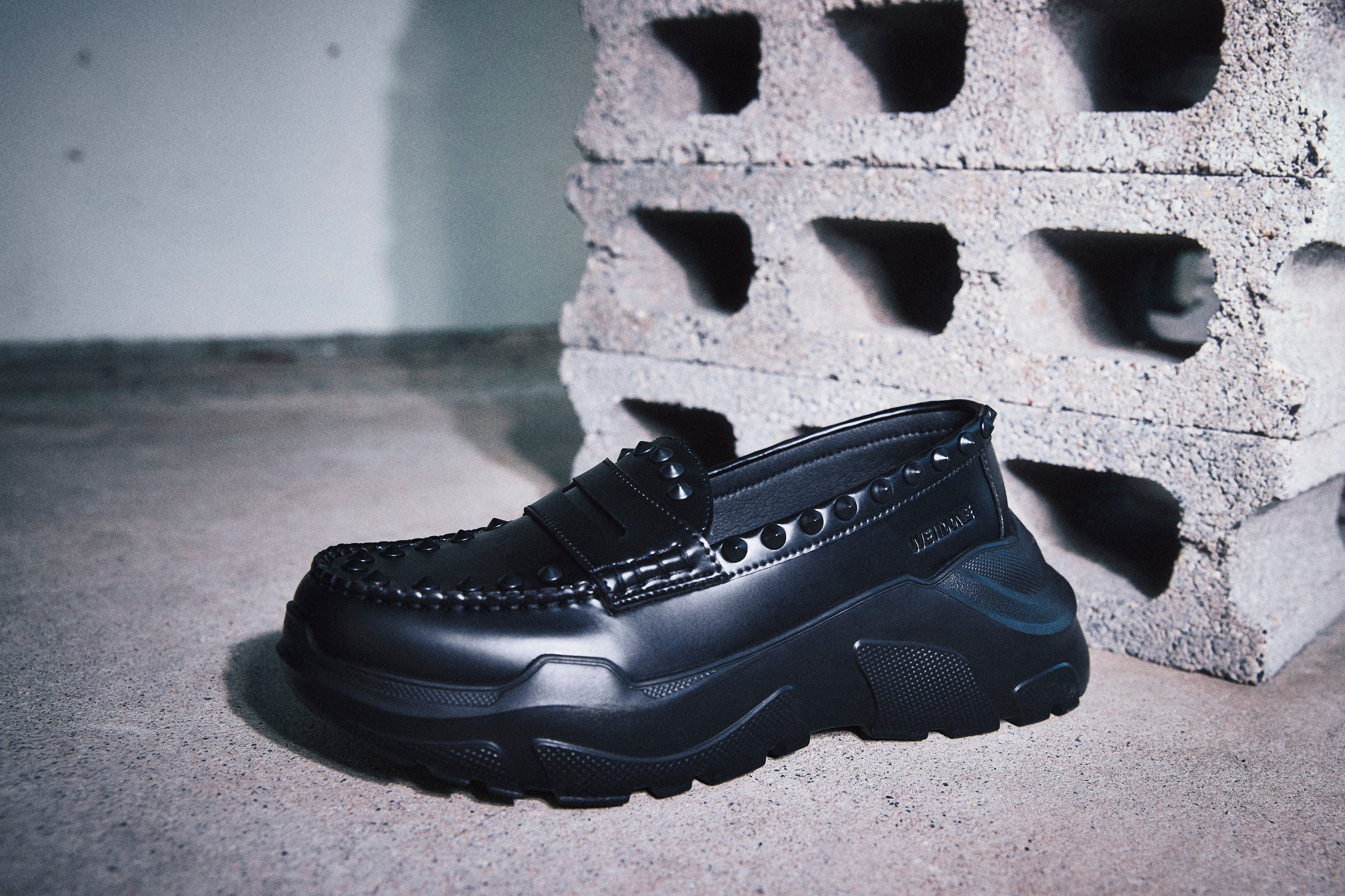 AKIKOAOKI X WE11DONE BLACK WOMENS MATTE BLACK STUDDED LOAFERS