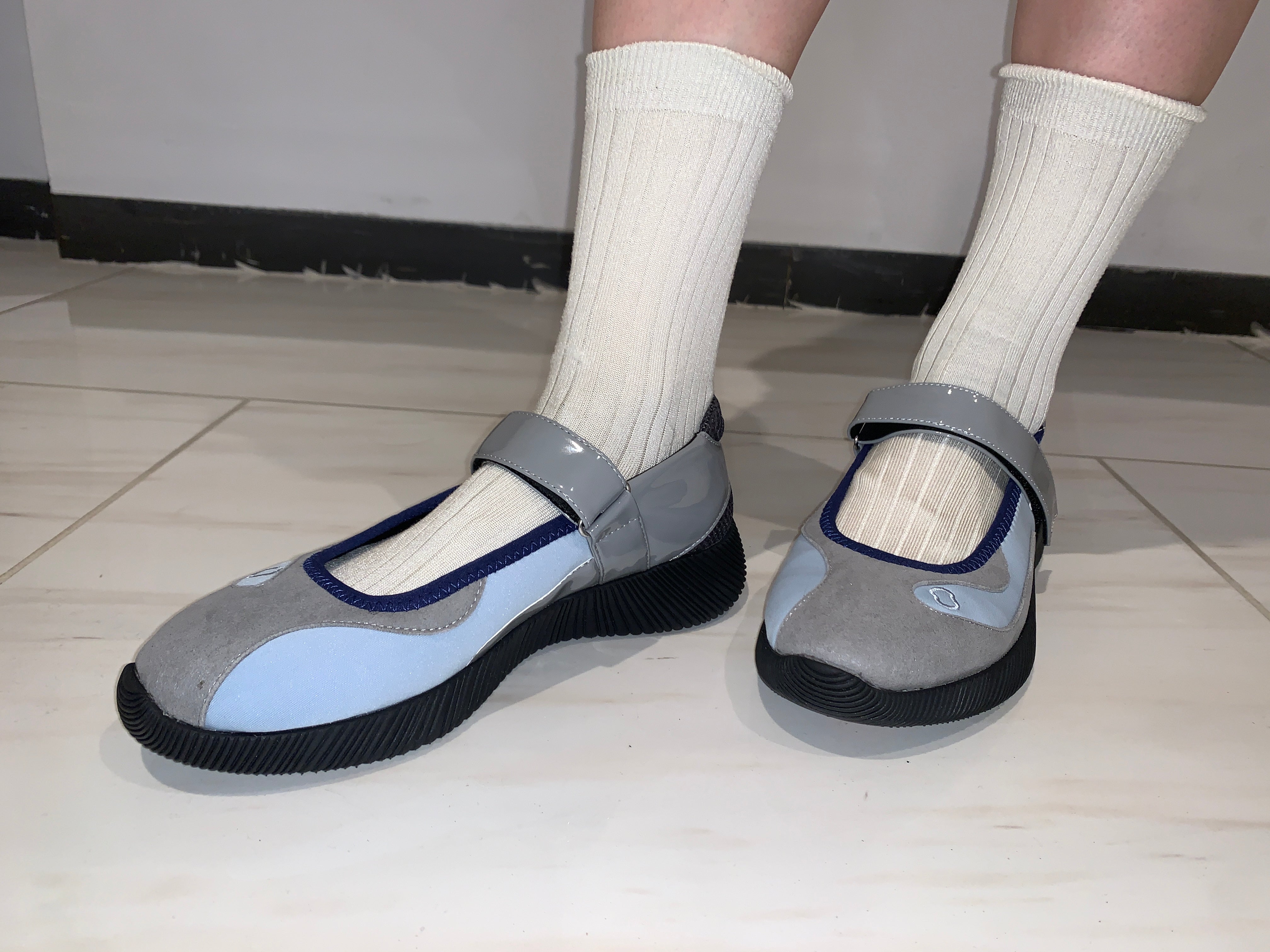 Contour glacier × Black
