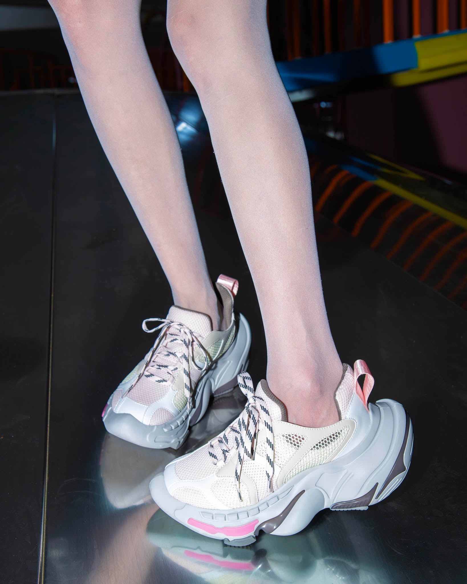 Apollo AirBloom White Pink