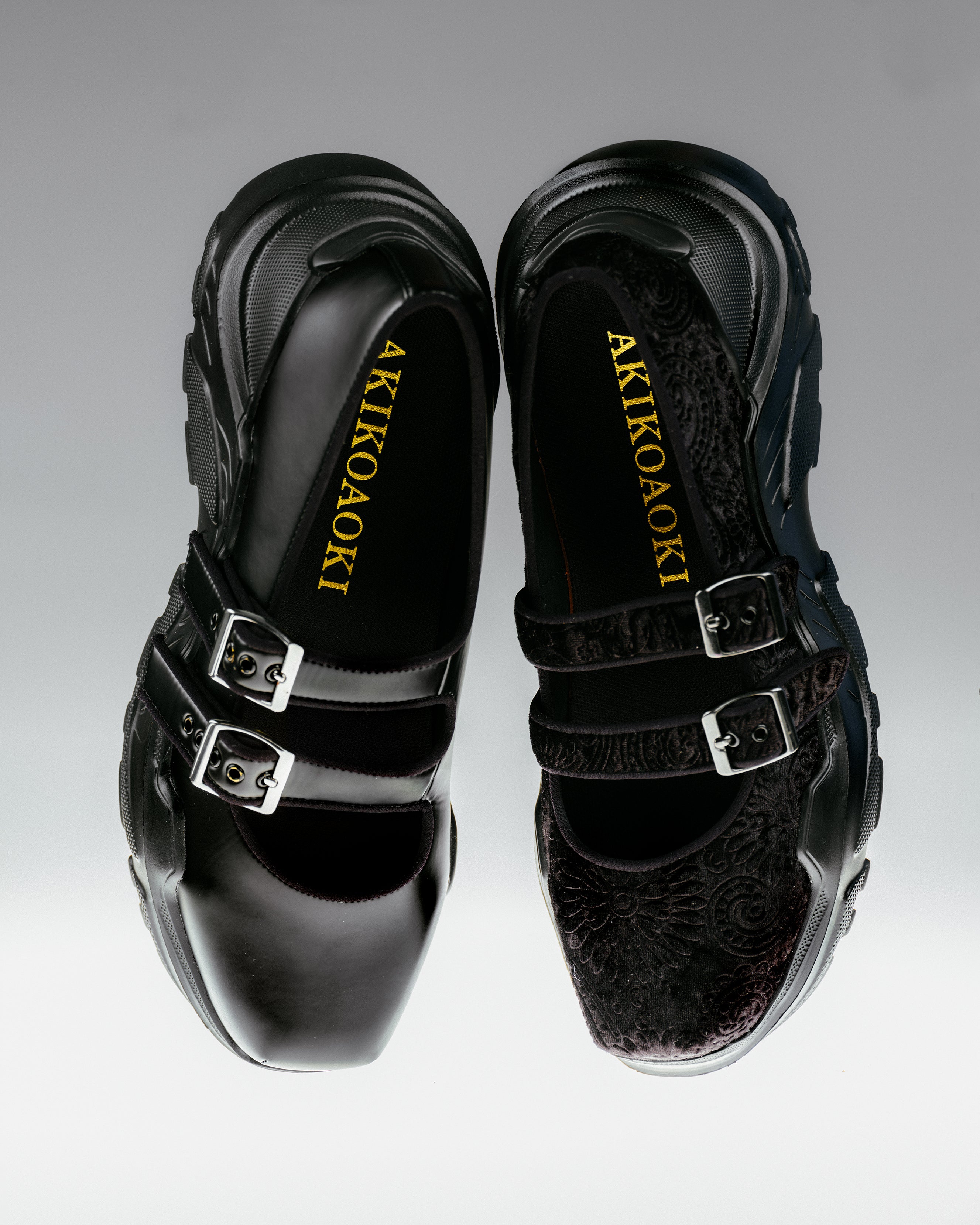 Gemini Velvet Black x Black