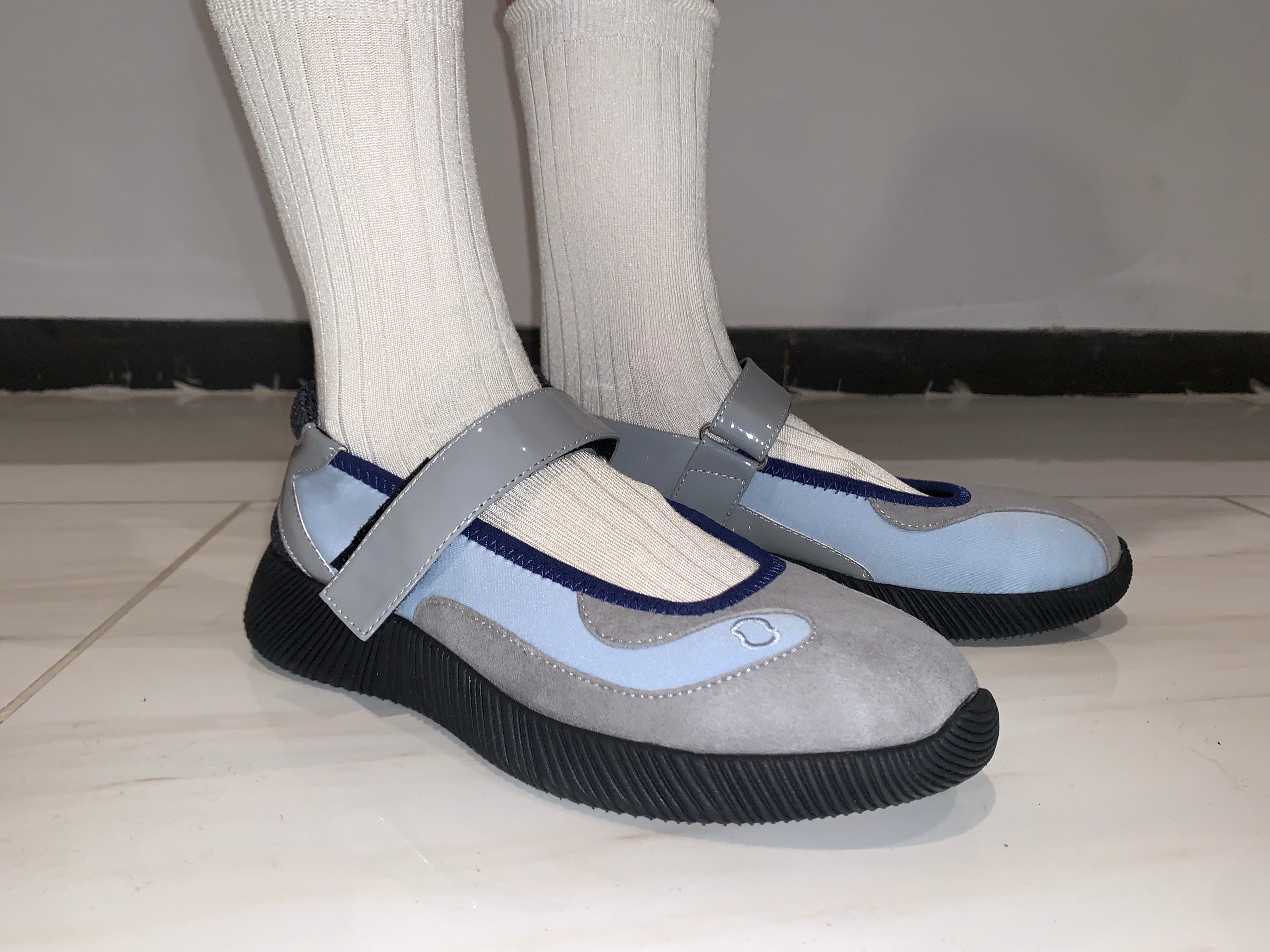 Contour glacier × Black