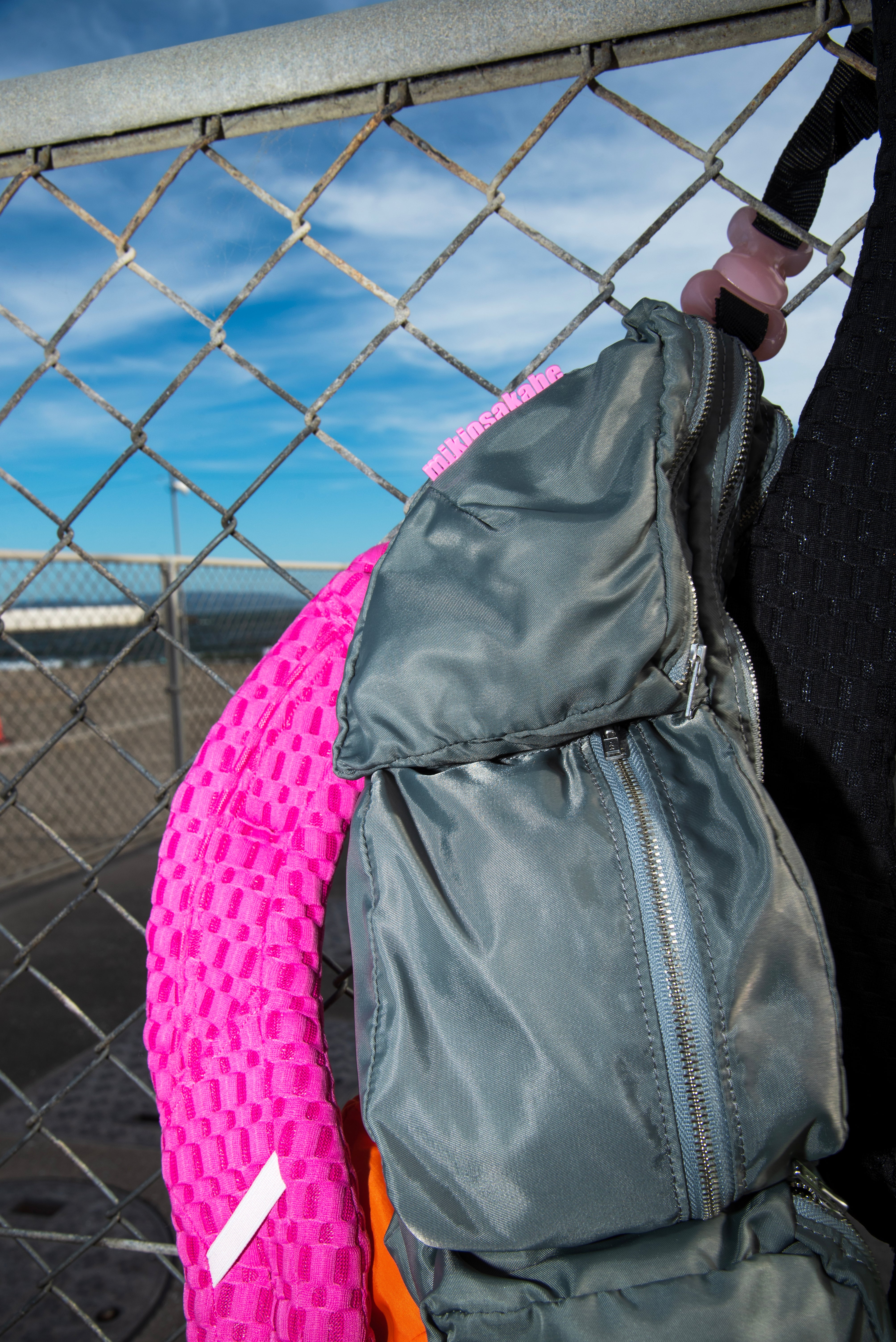 epi Dark Gray x Black x Pink