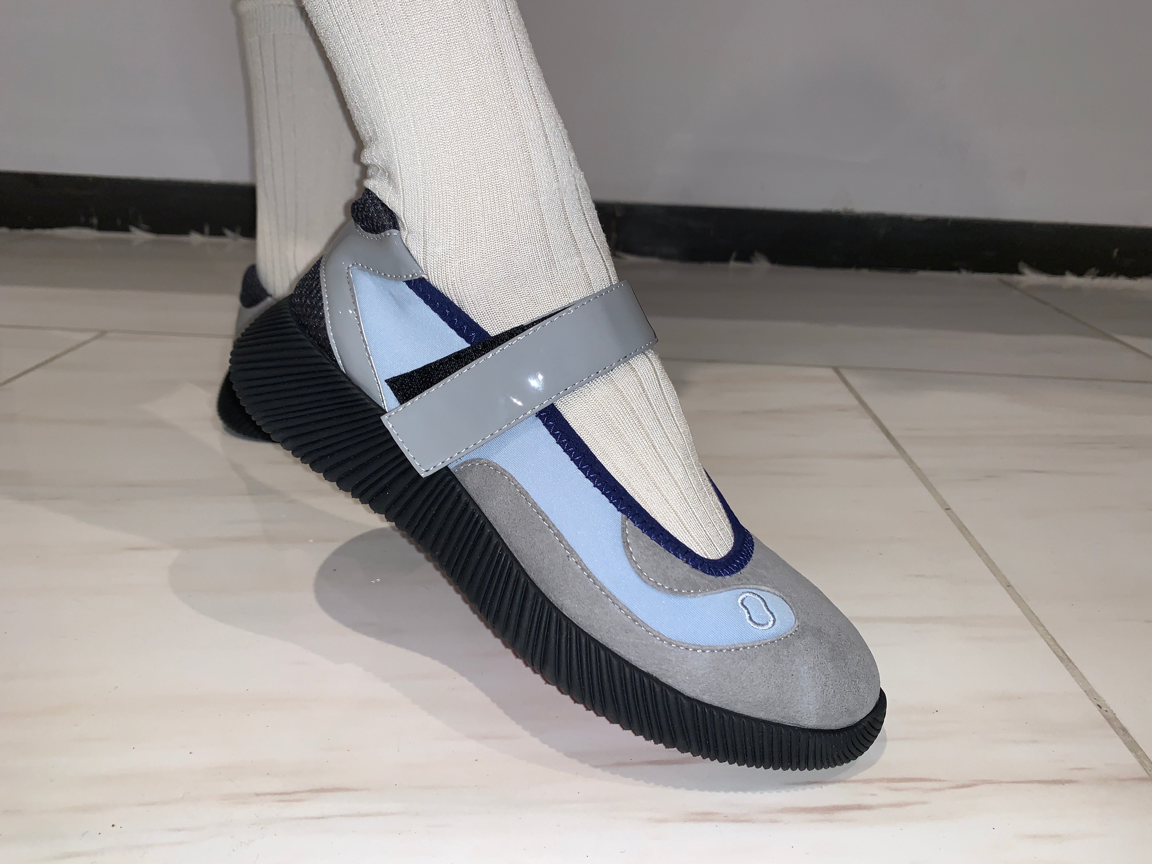 Contour glacier × Black