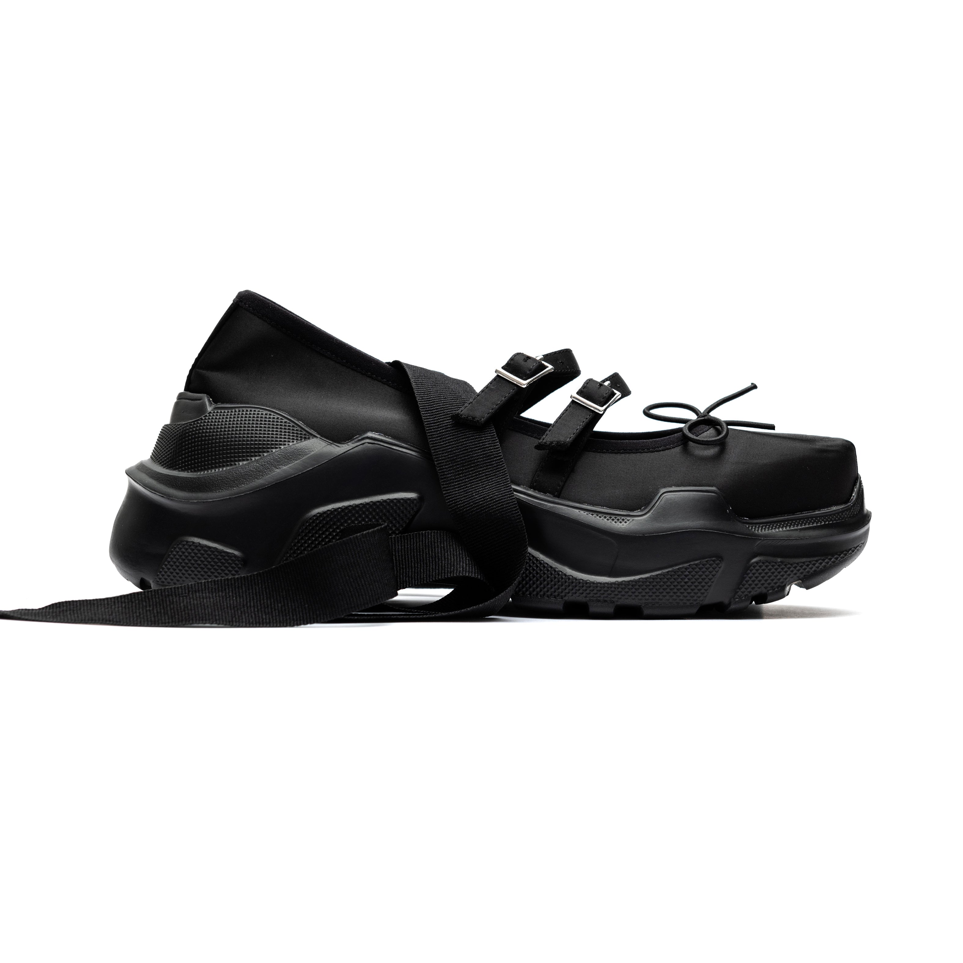 Giselle Black satin × Black