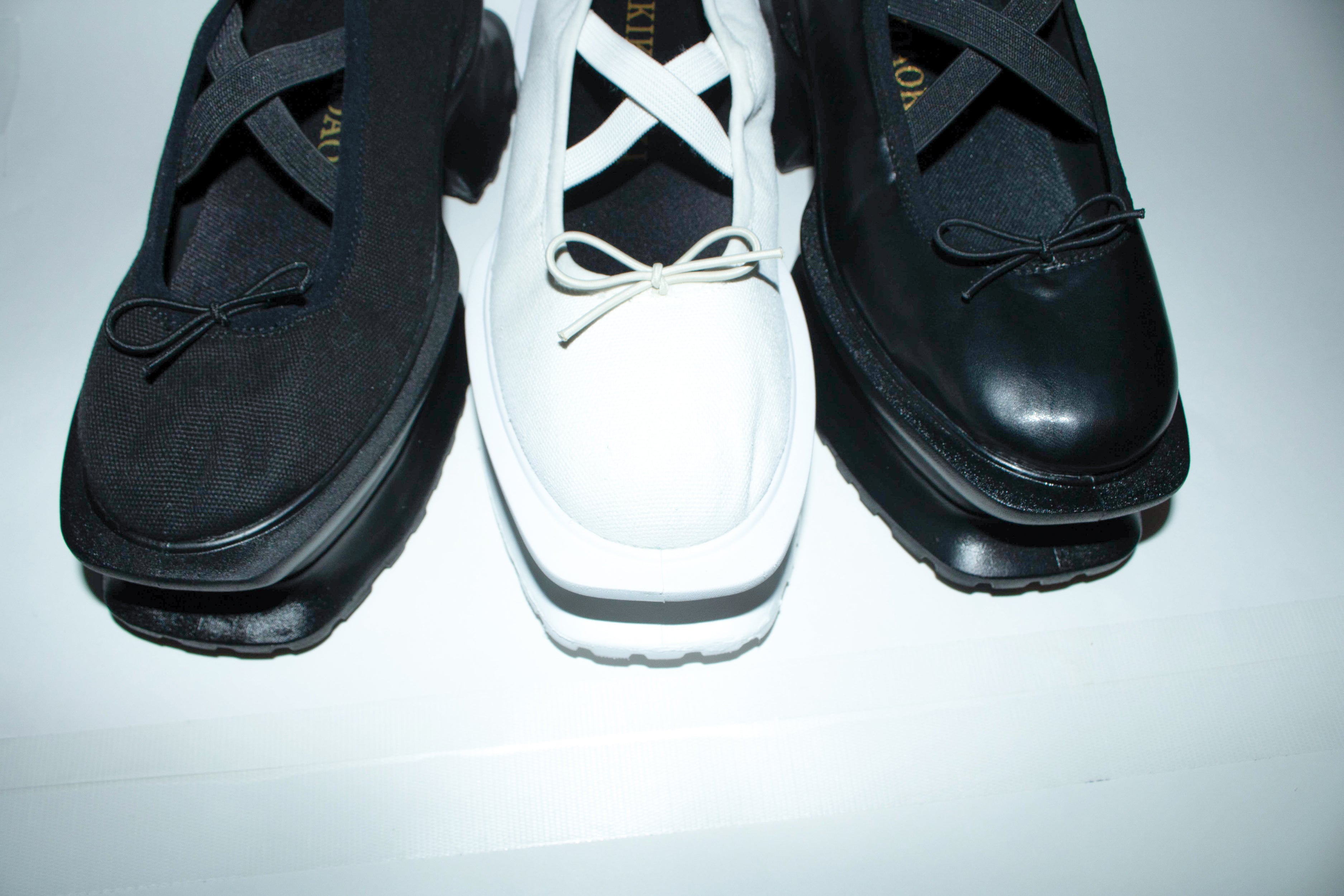 Aerial Ballet canvas black × BK