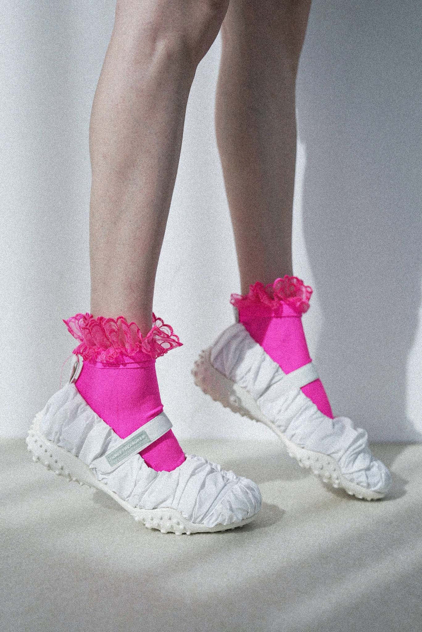 Pirouette Sports White