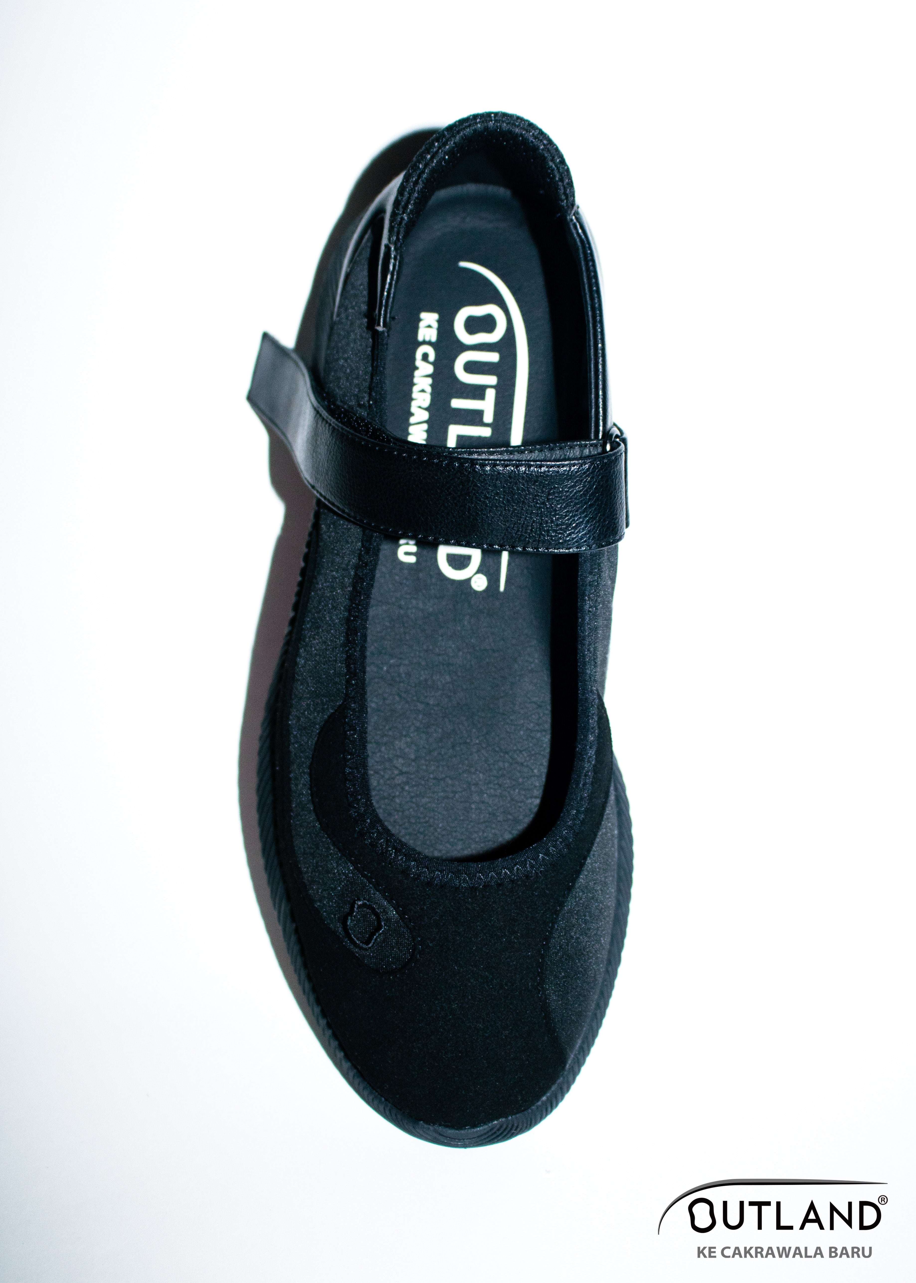 Contour Black × Black