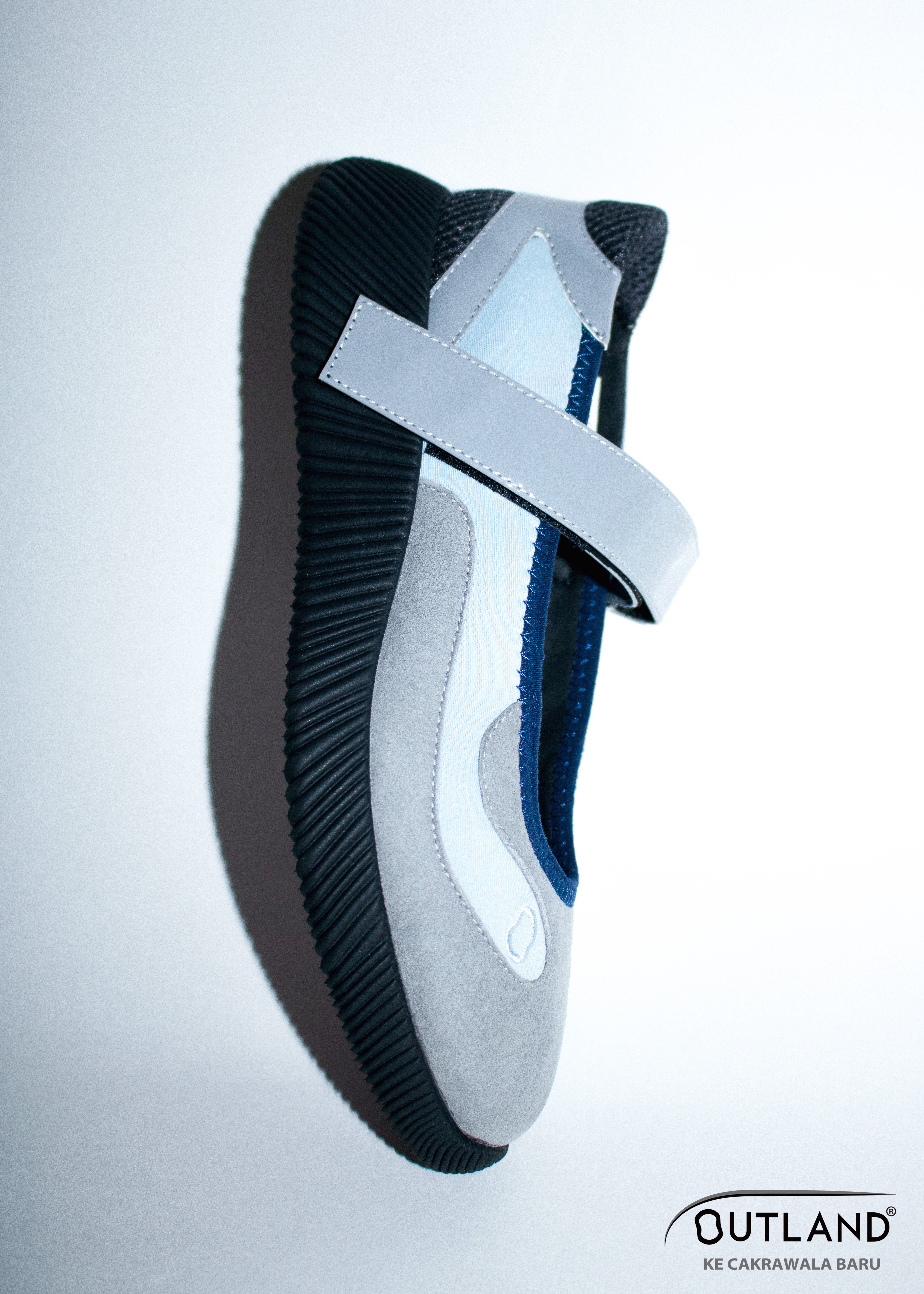 Contour glacier × Black
