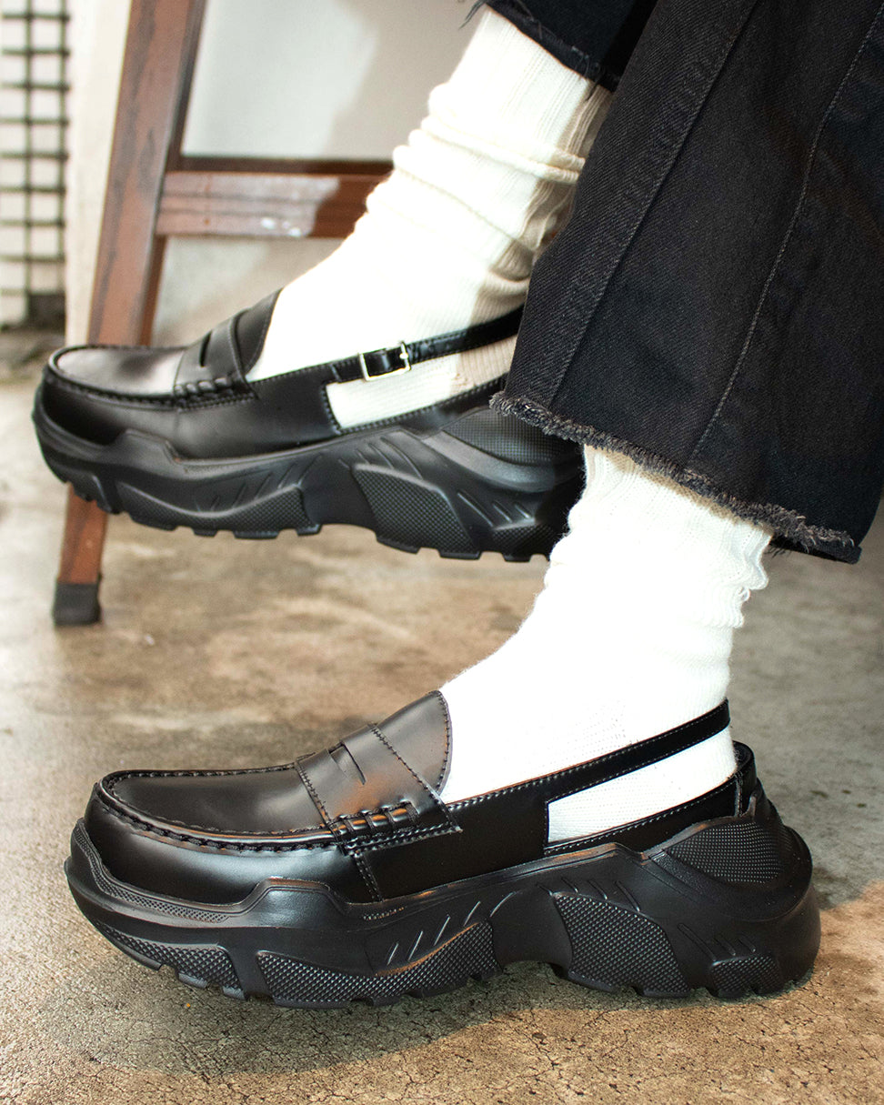Demi Black×Black faux leather