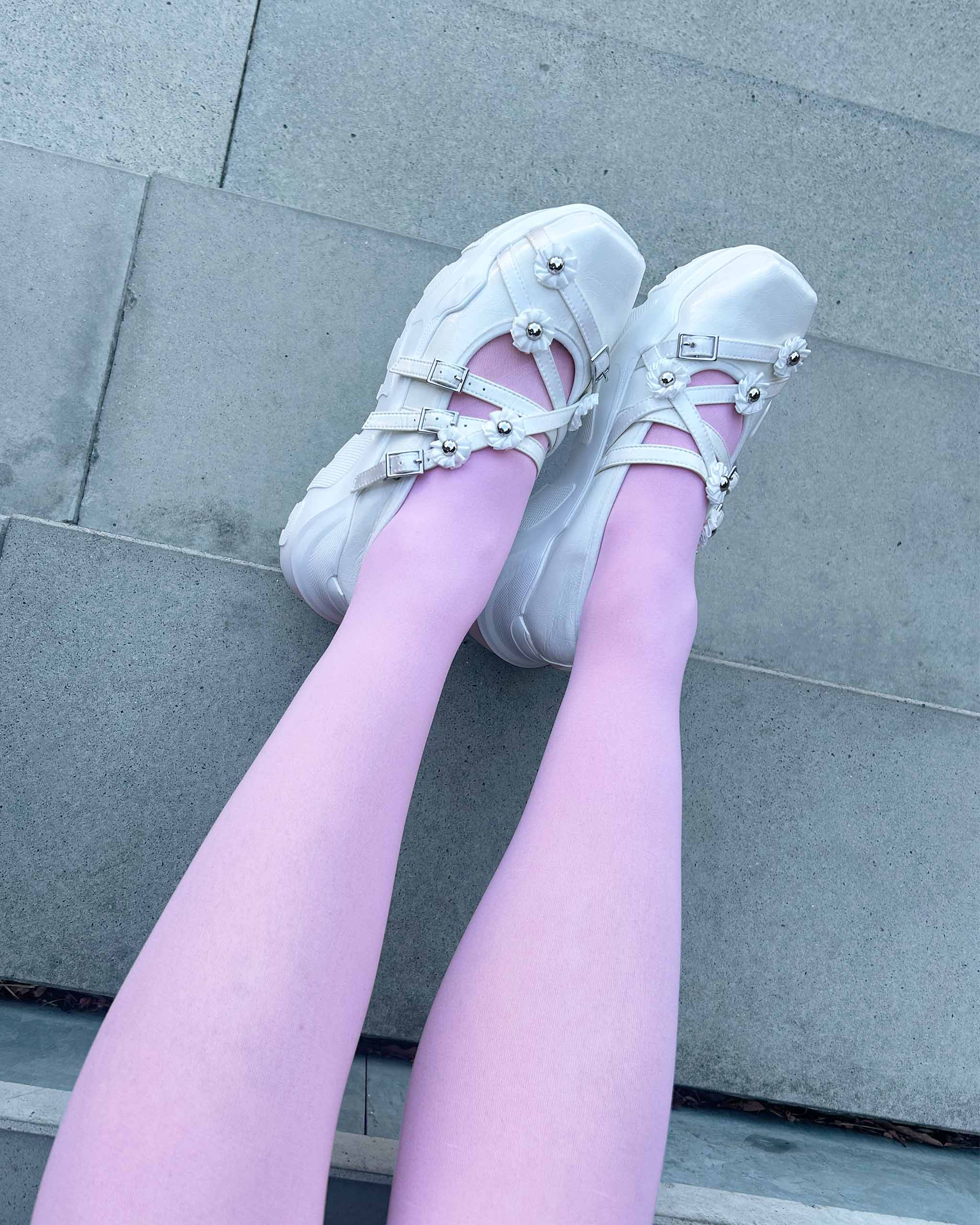 Flora White×White×White