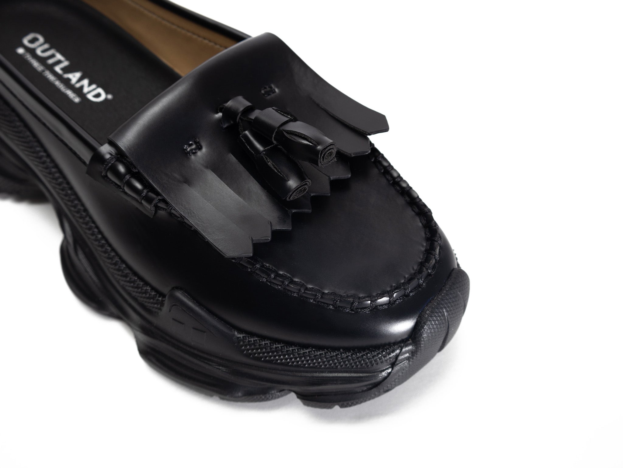 Wanderer Black x Black