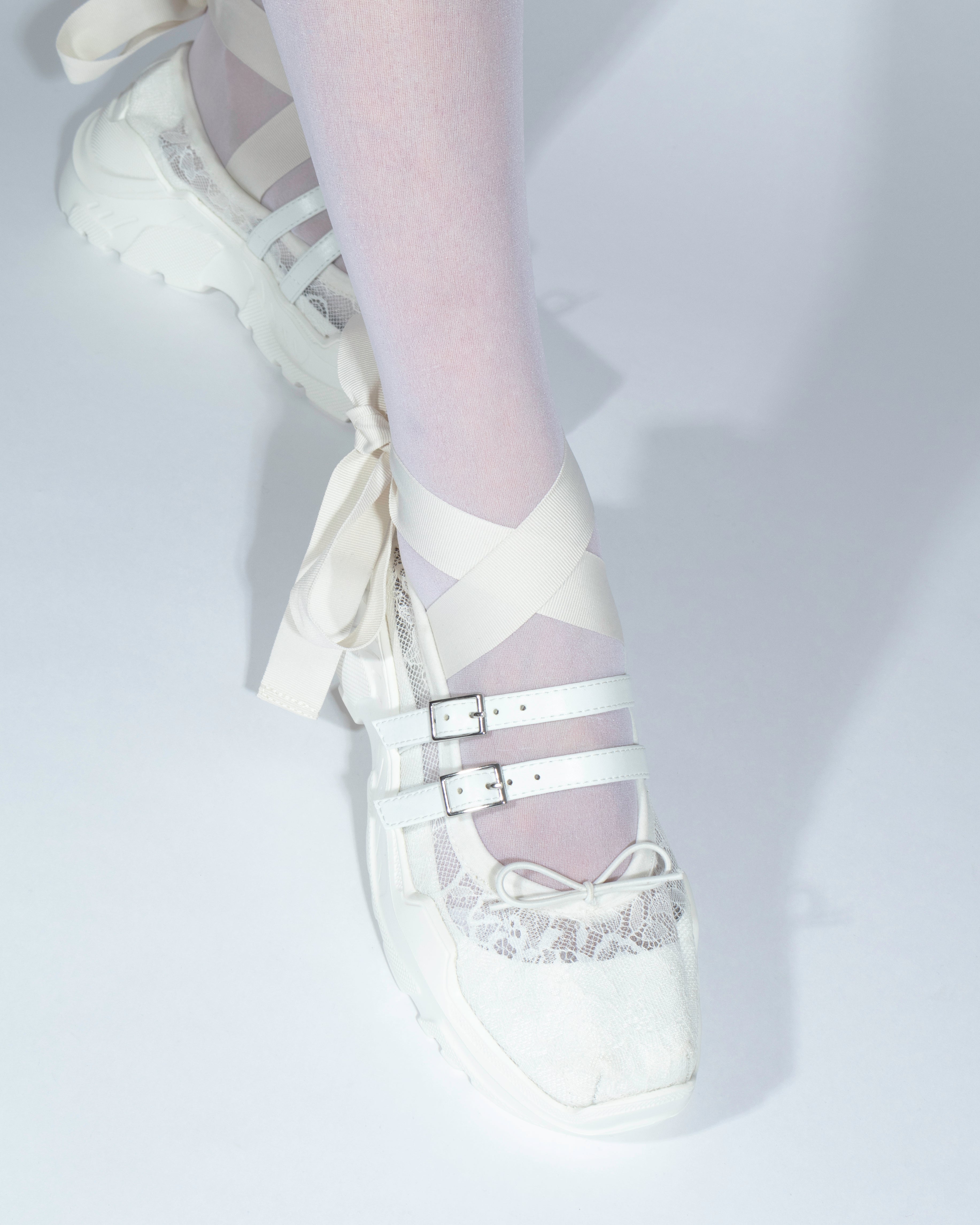 Giselle Lace Ivory x White