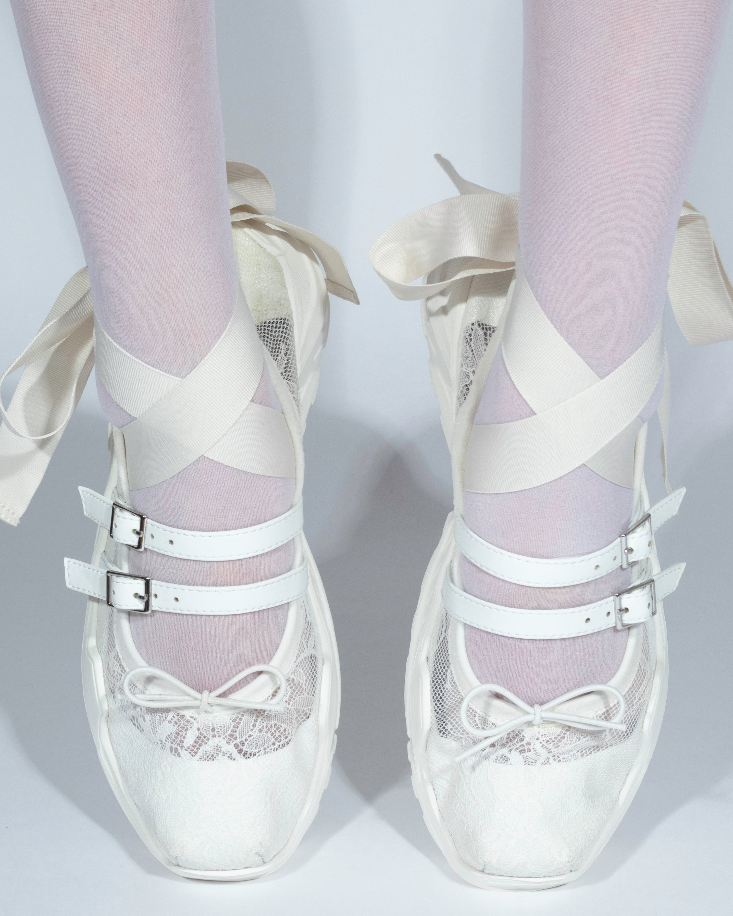 Giselle Lace Ivory x White