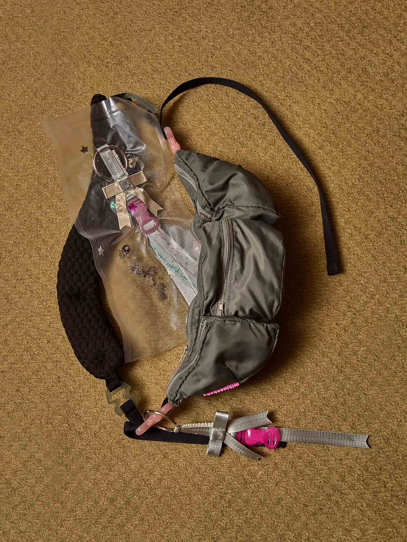 epi Dark Gray x Black x Pink