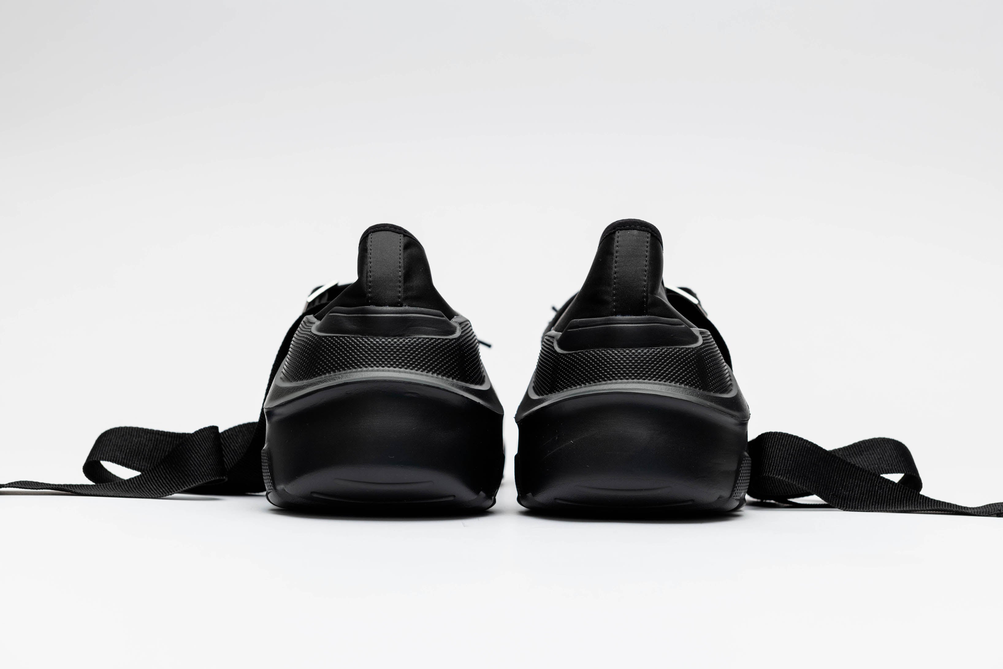 Giselle Black satin × Black