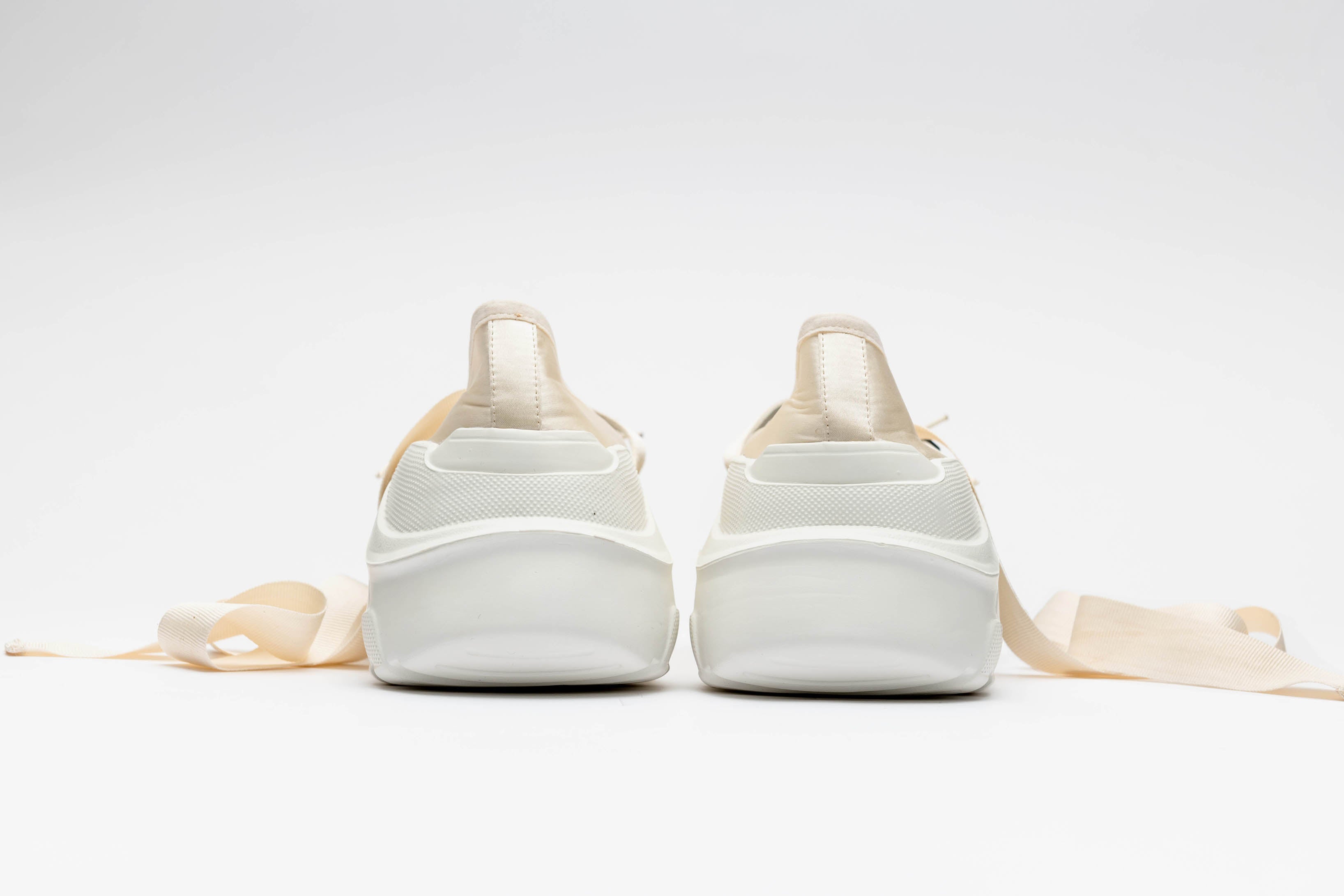 Giselle Ivory satin × White