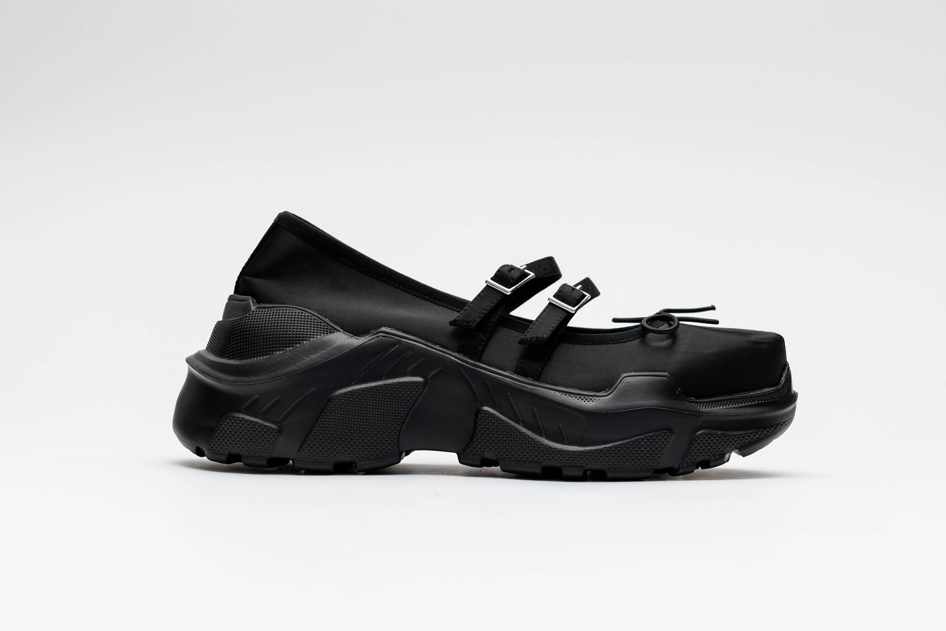 Giselle Black satin × Black