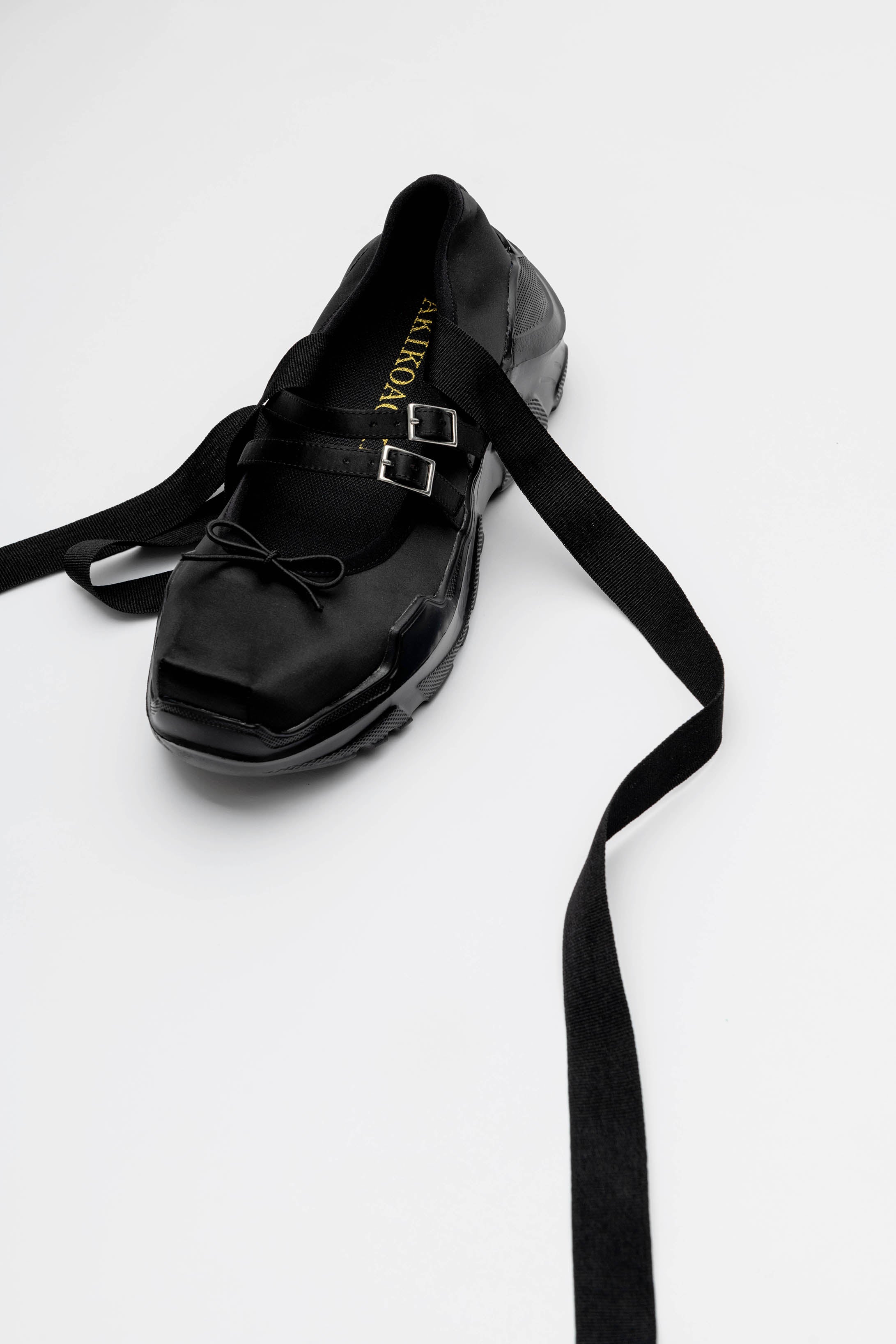 Giselle Black satin × Black