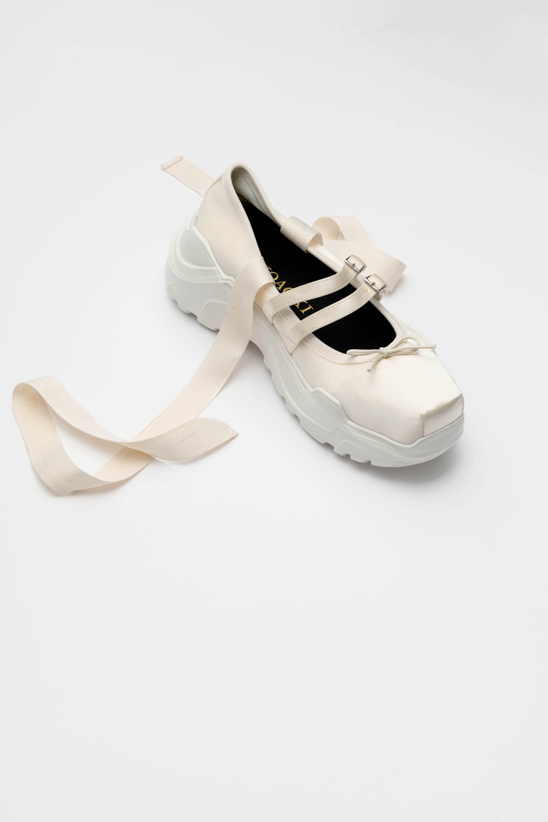 Giselle Ivory satin × White
