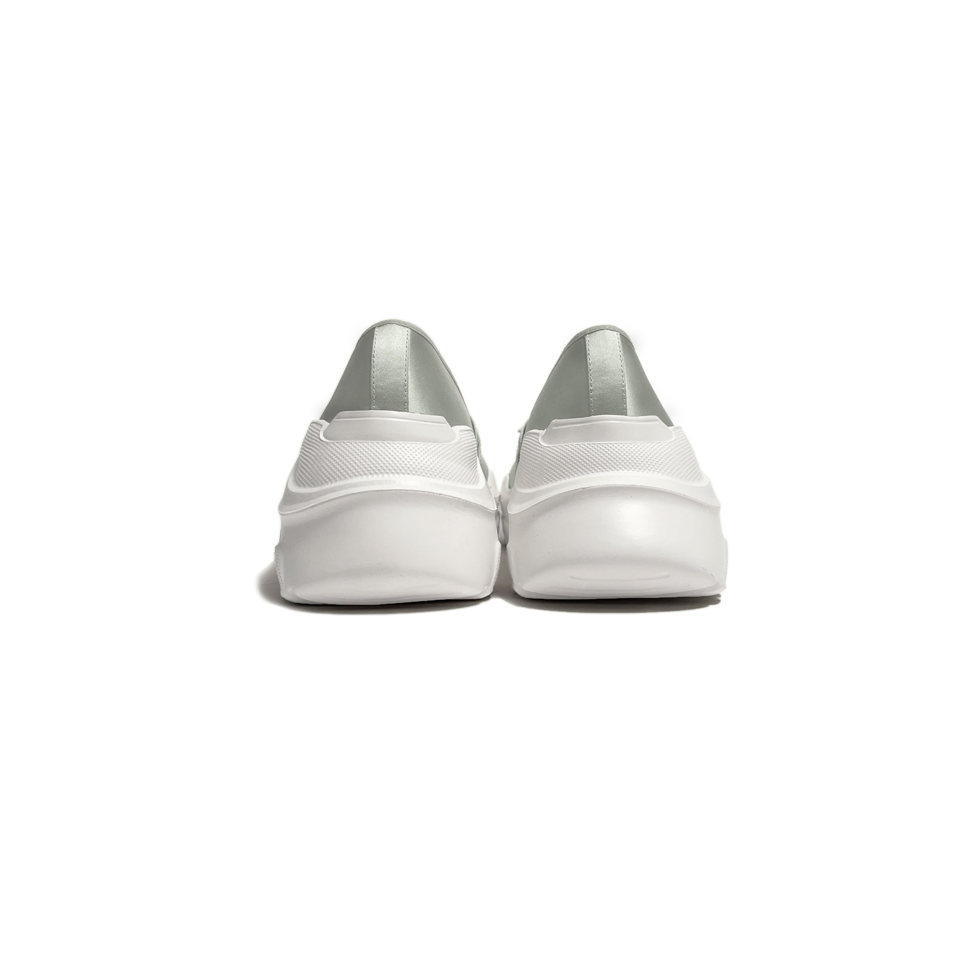 Giselle Pistacchio satin × White