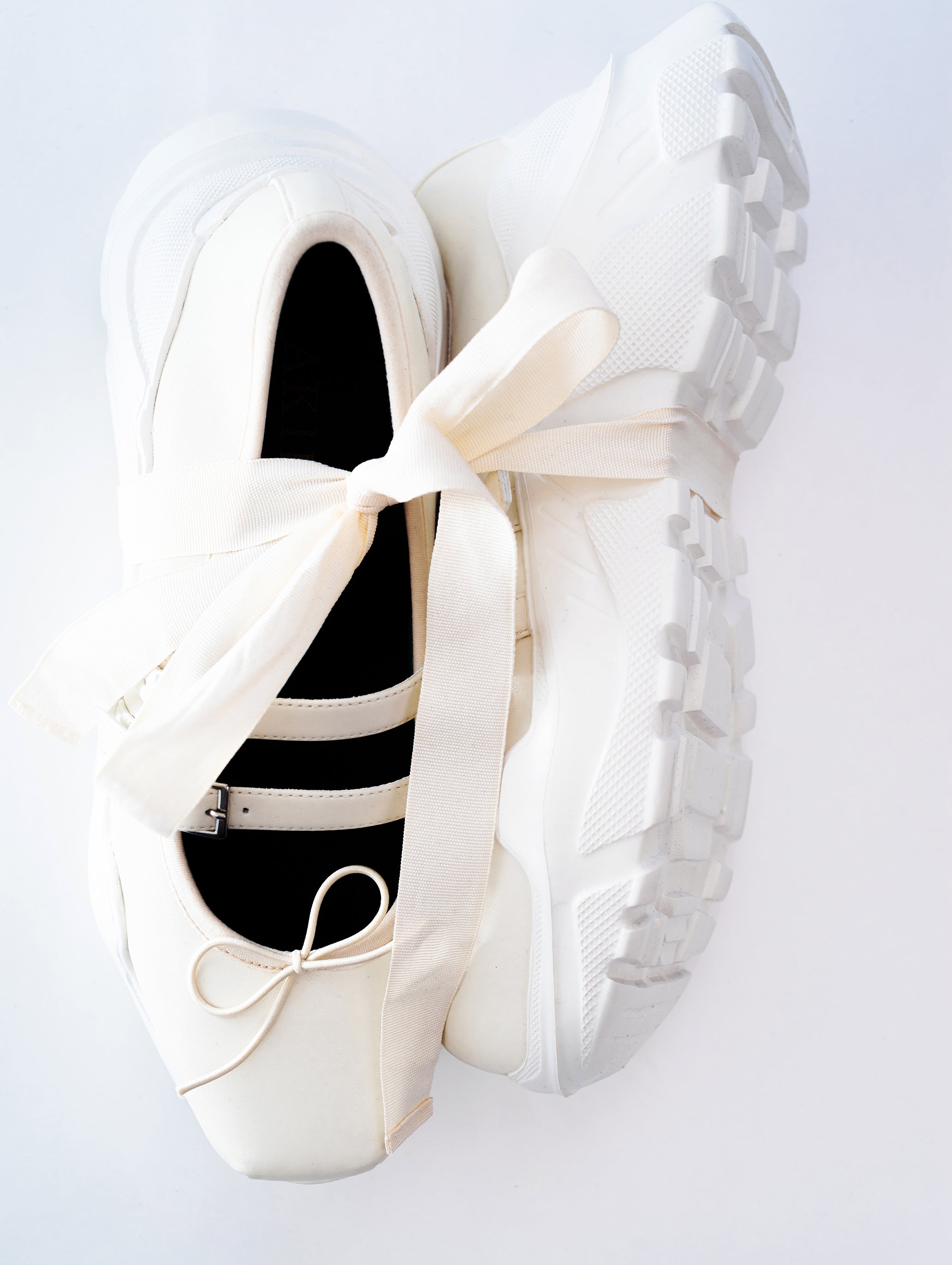 Giselle Milk leather × White