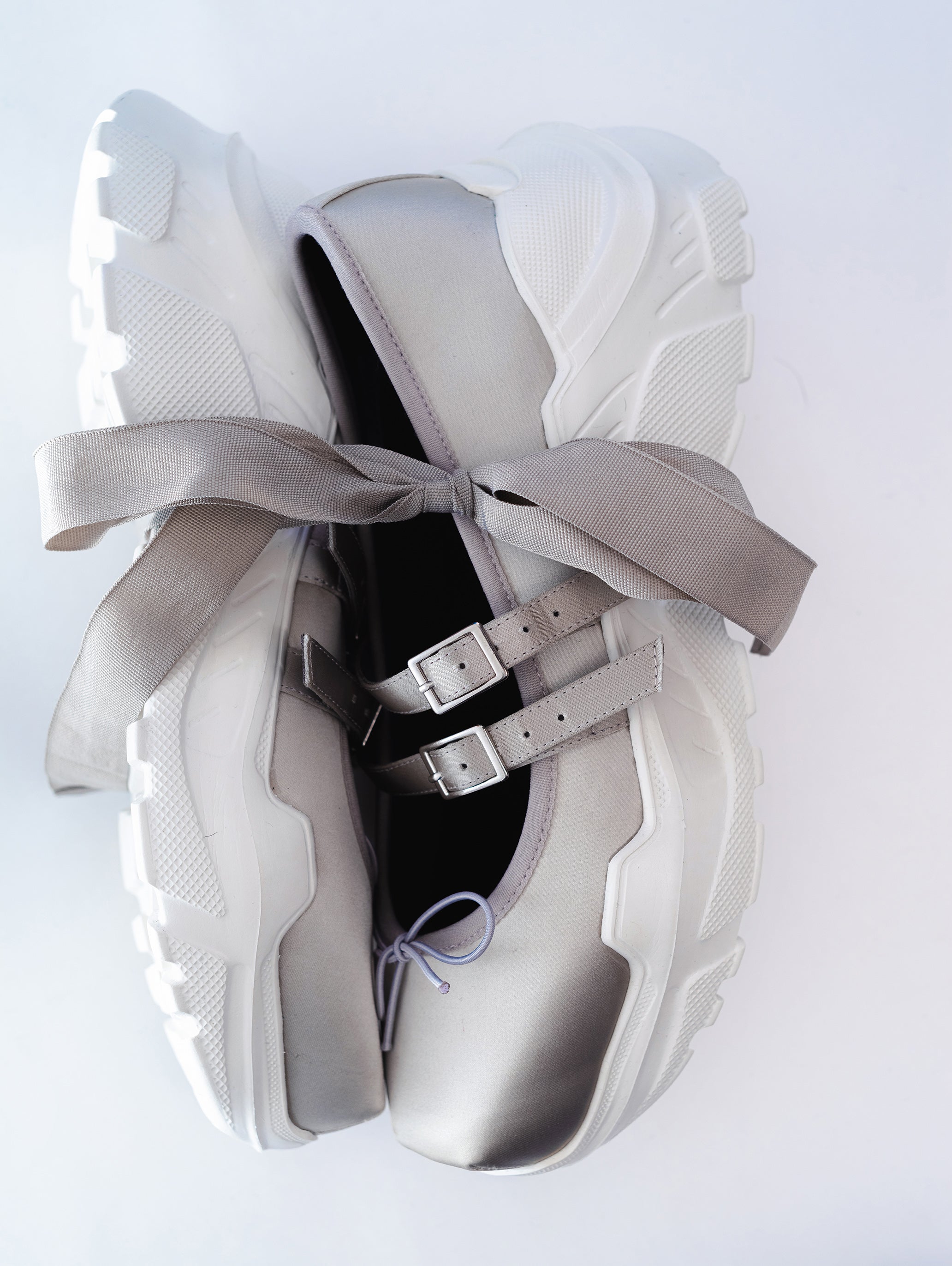 Giselle Pistacchio satin × White