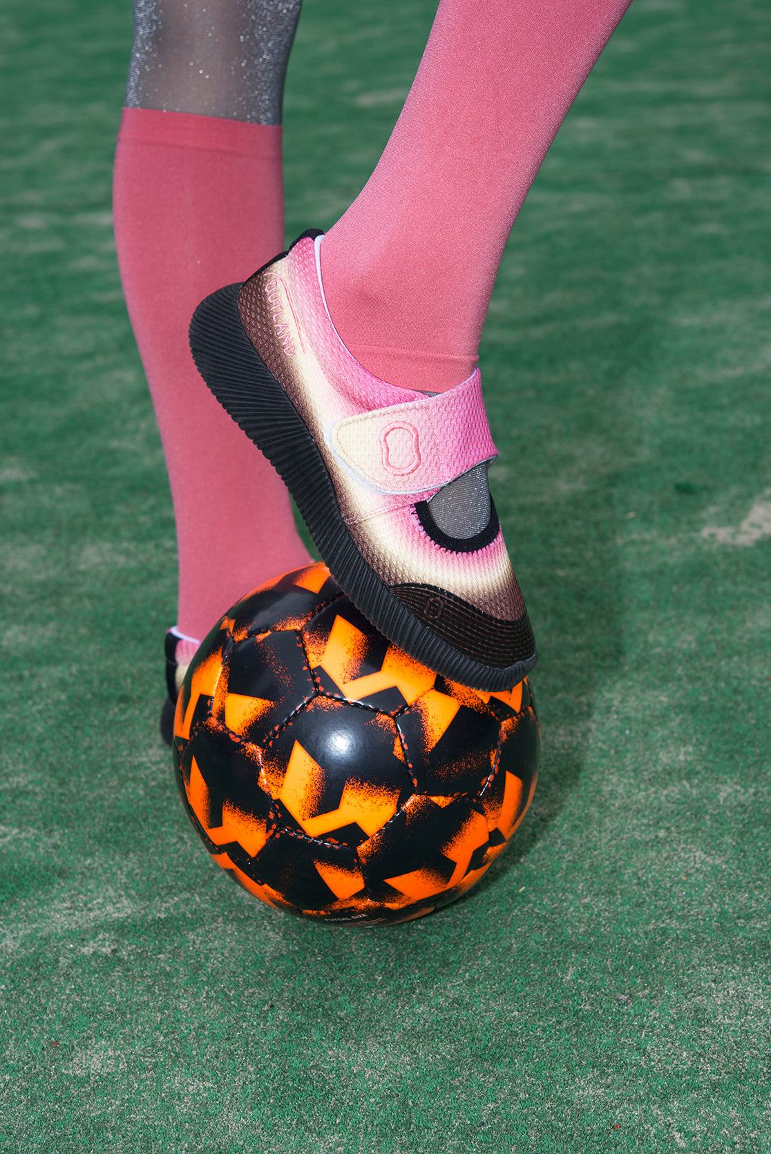 Recovery shoes Camellia gradation