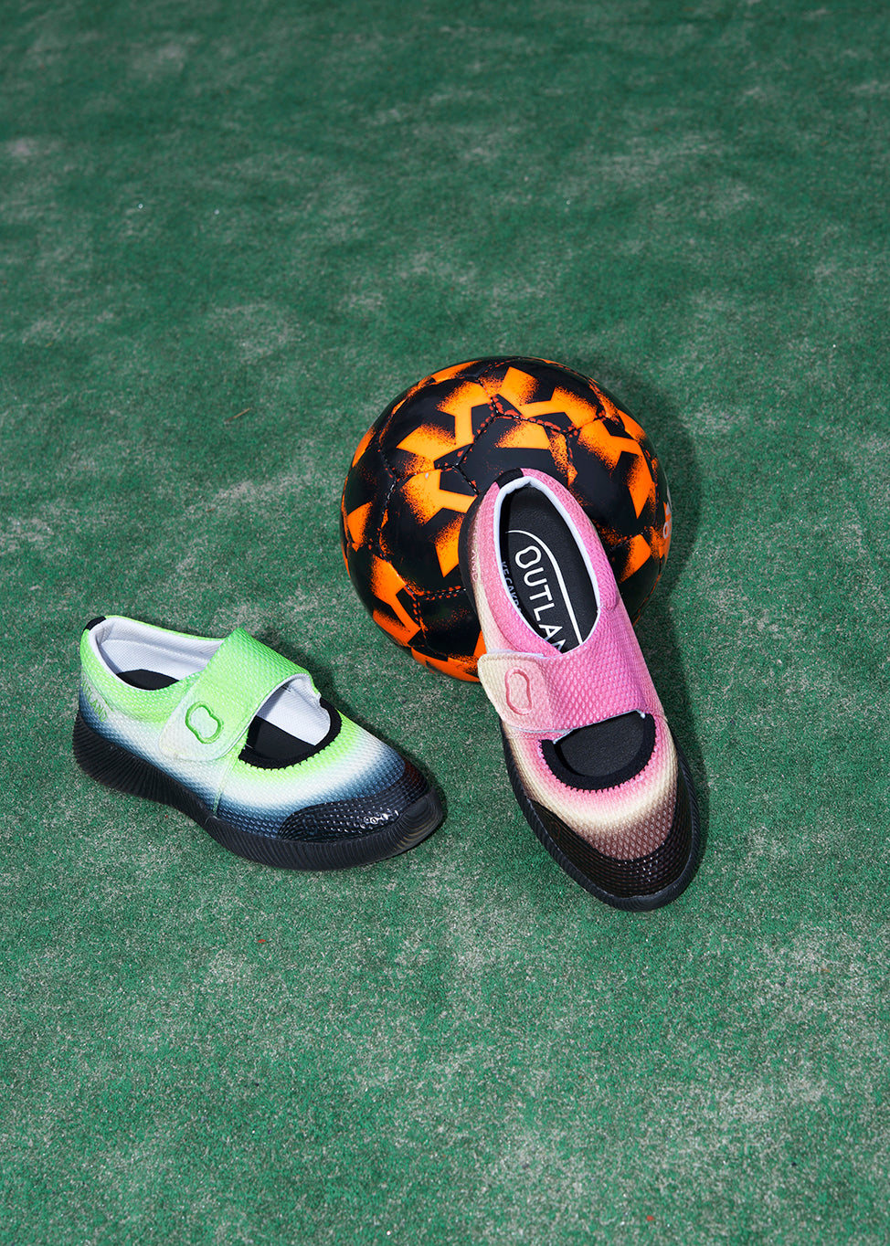 Recovery shoes Grass gradation