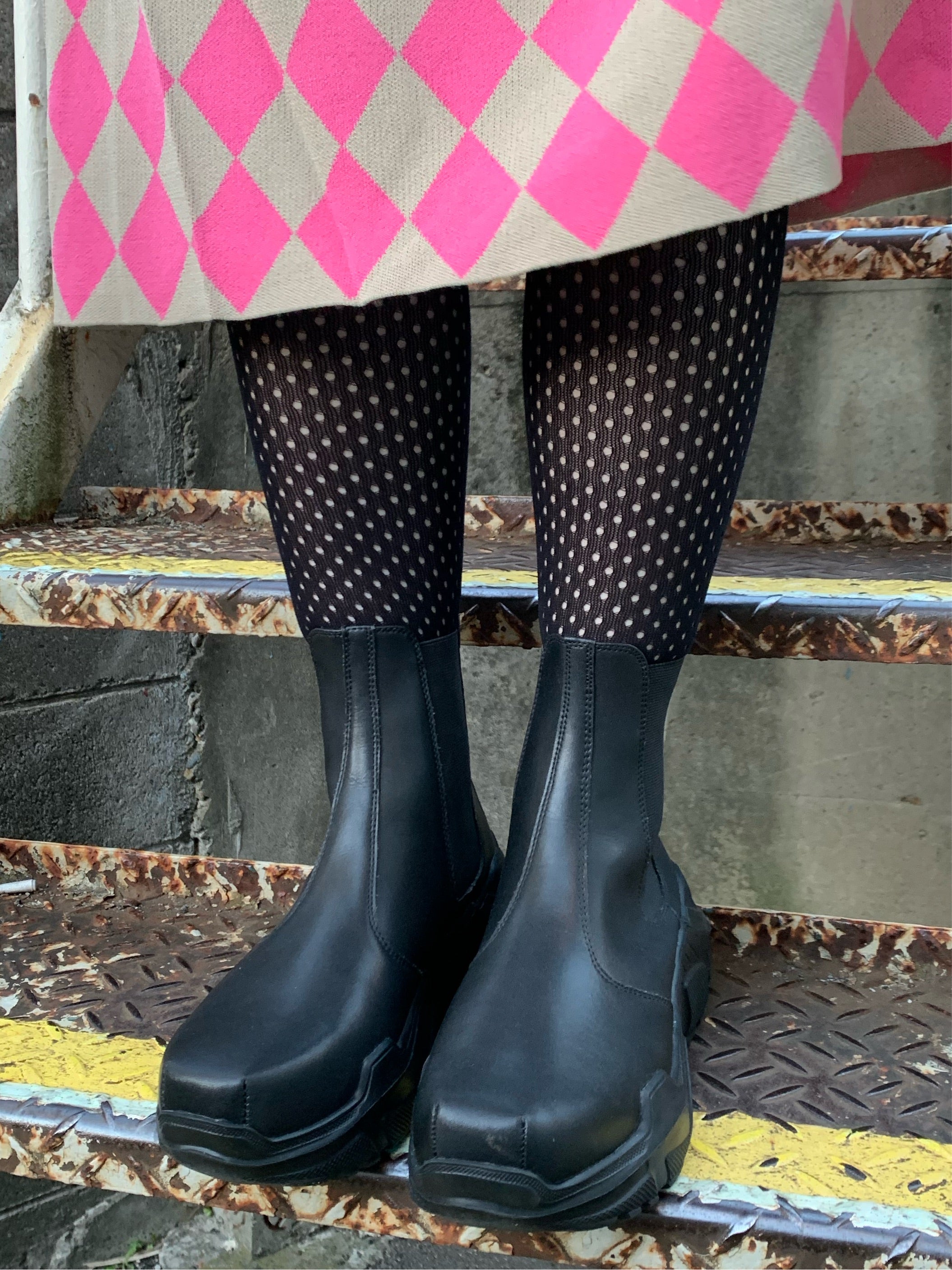 Icicle short classic Black (シボレザー)