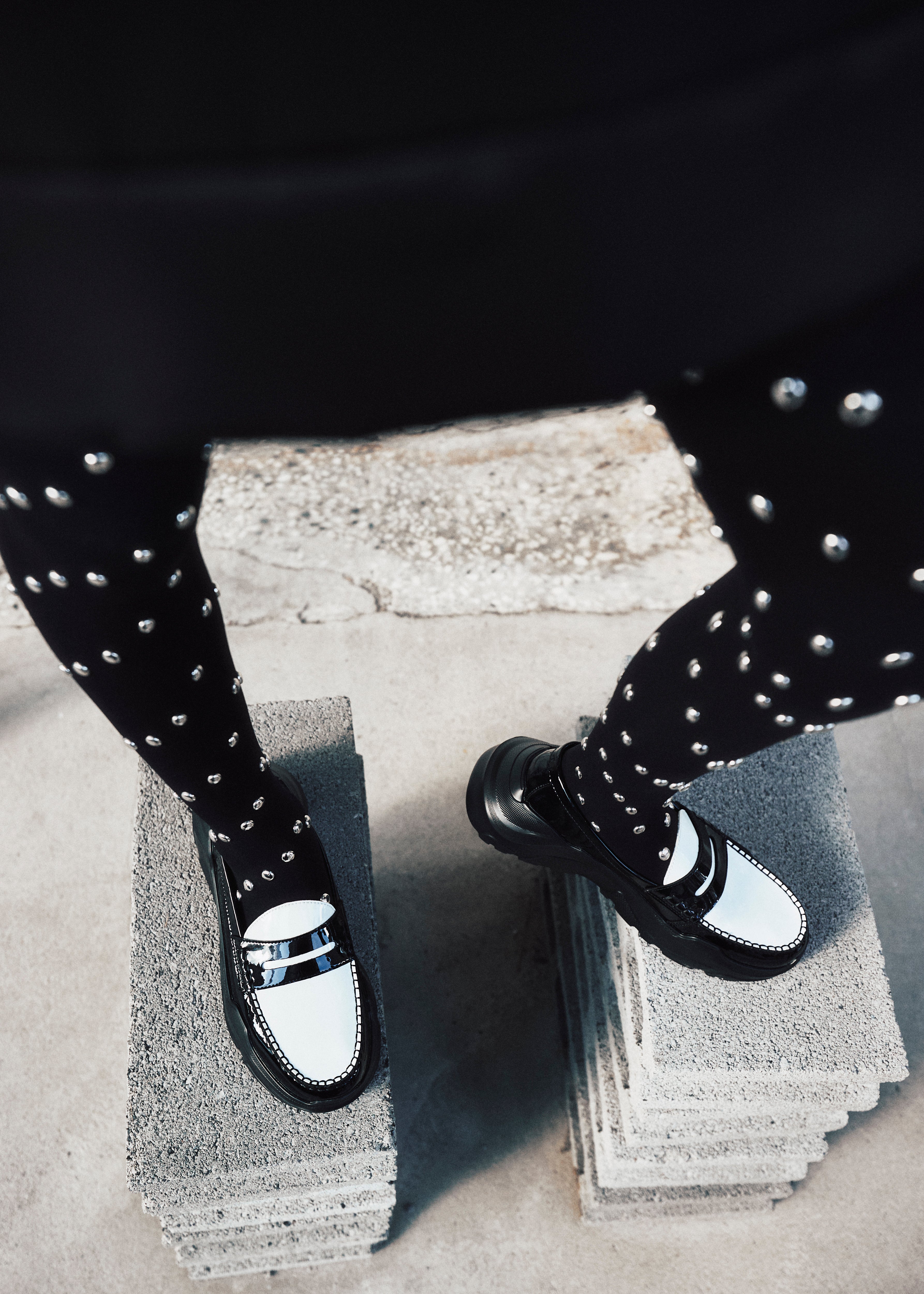 AKIKOAOKI X WE11DONE BLACK/WHITE WOMENS CONTRAST LOAFERS