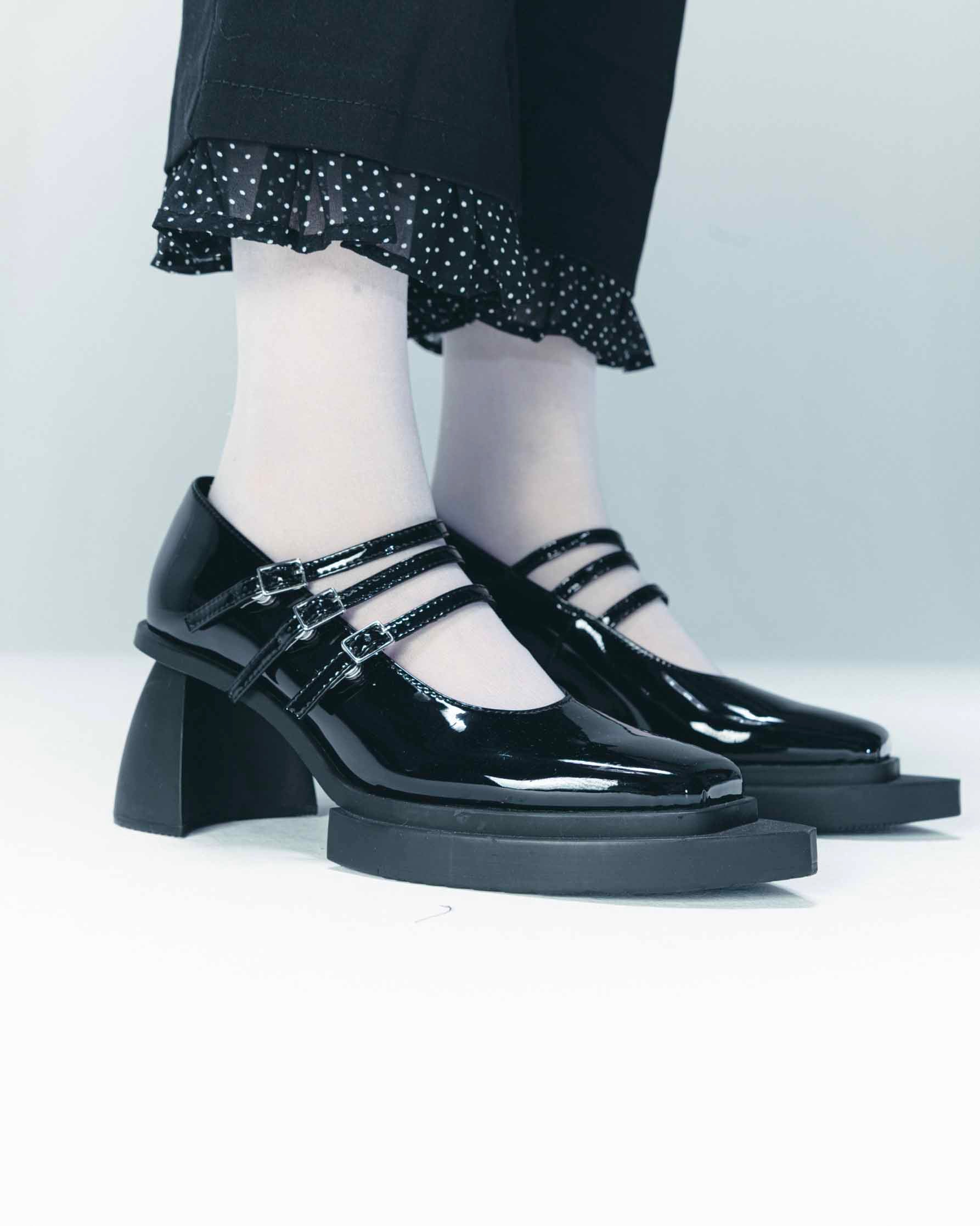 Moira Patent Black