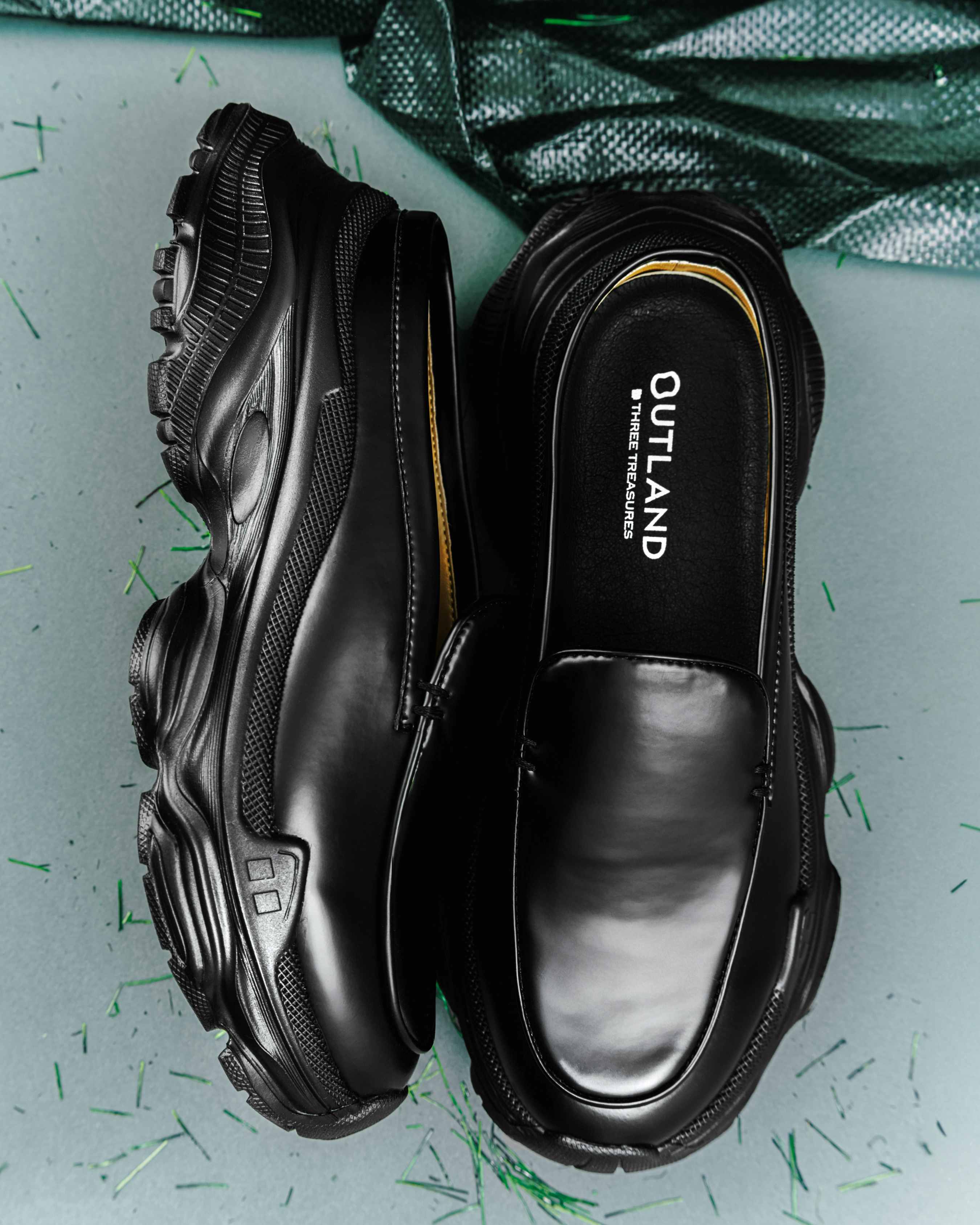 Escapee Faux Leather Black