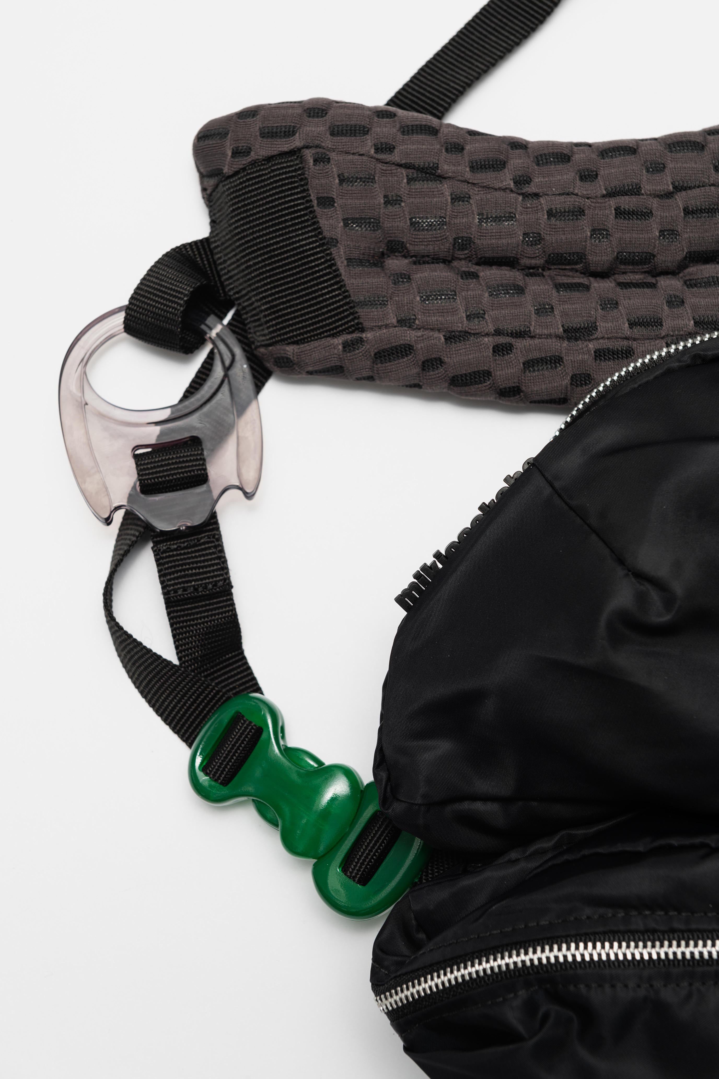 7 Pockets bag Black × Green
