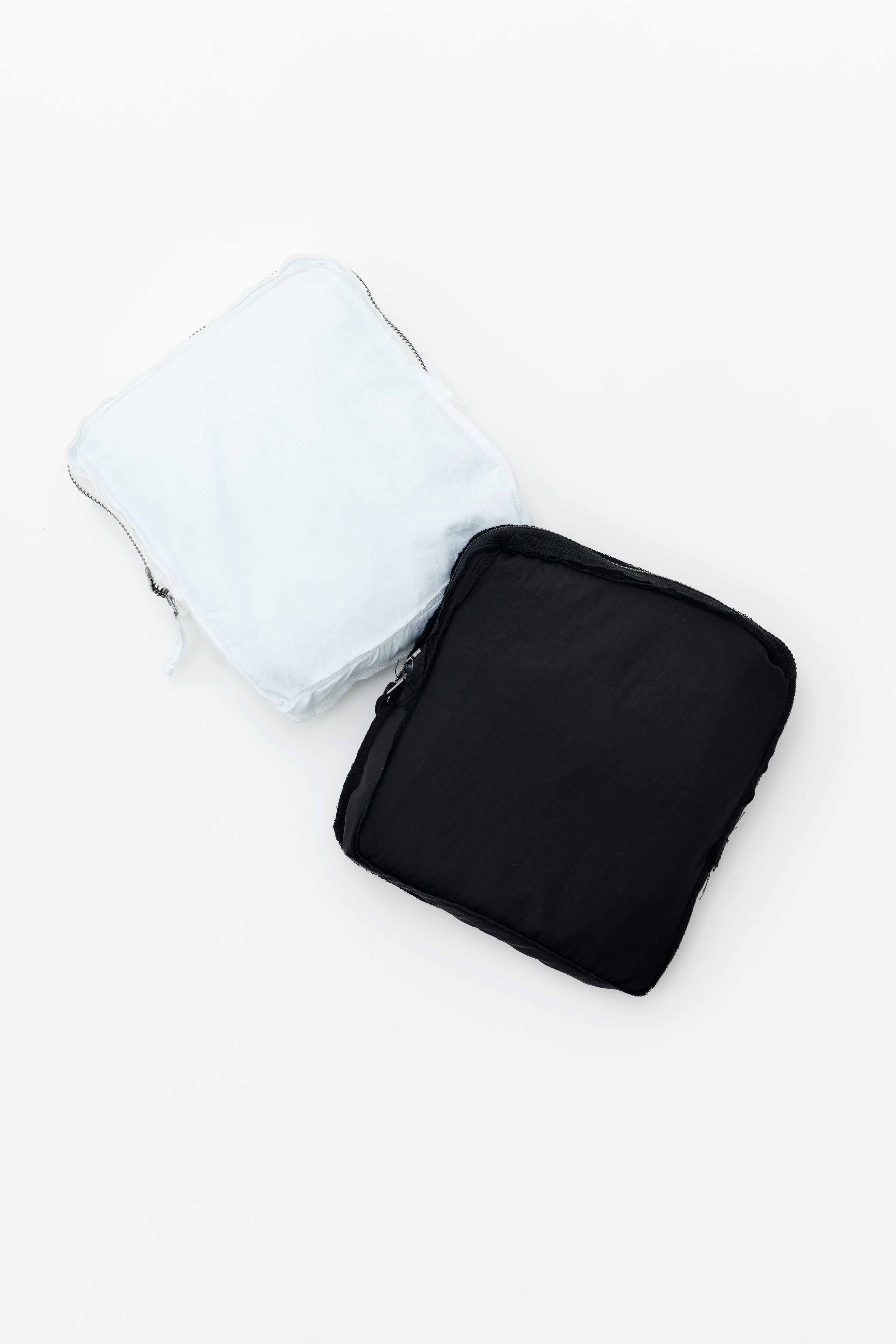 Packable coat (Black / White / Green)