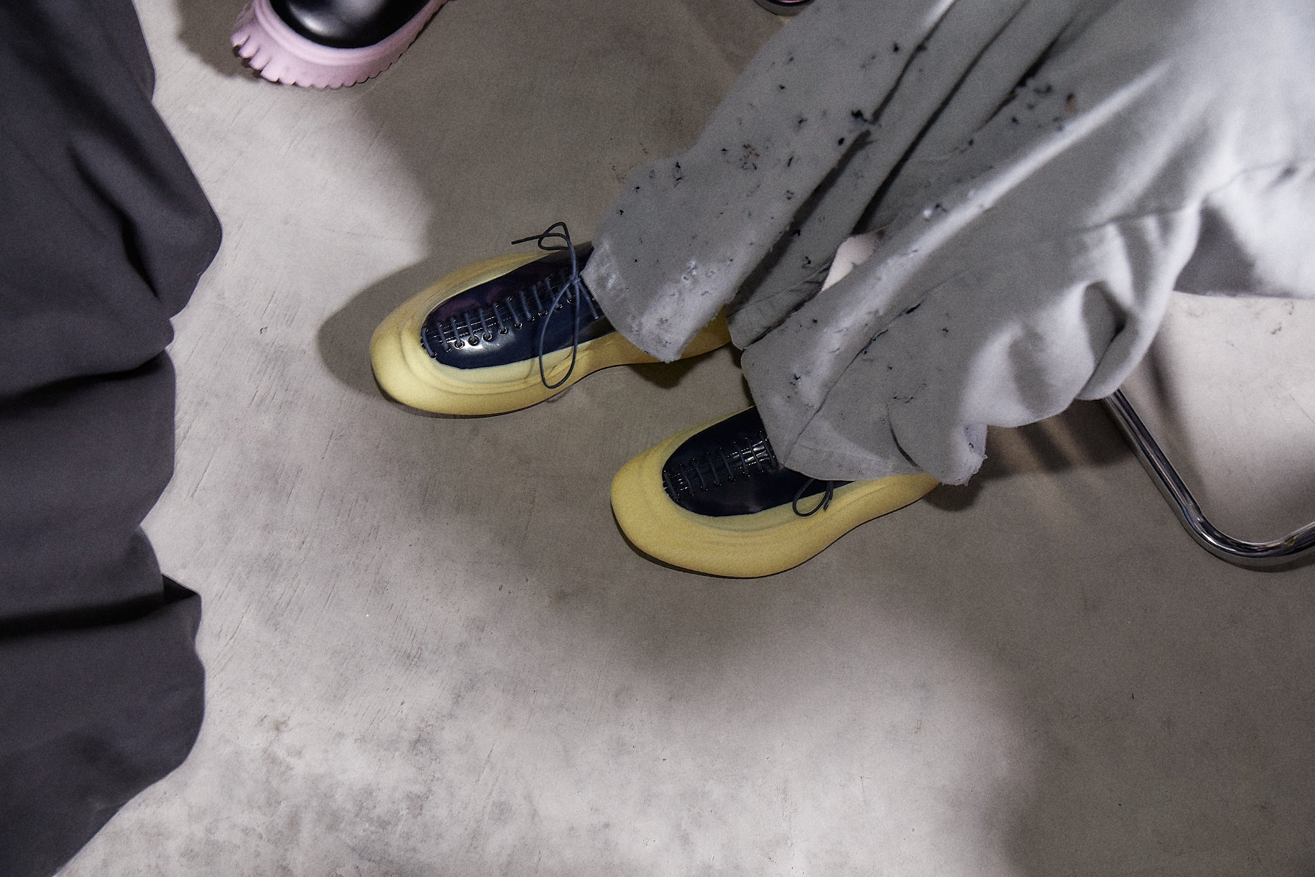 Liver shoes Navy × Lemon DIP